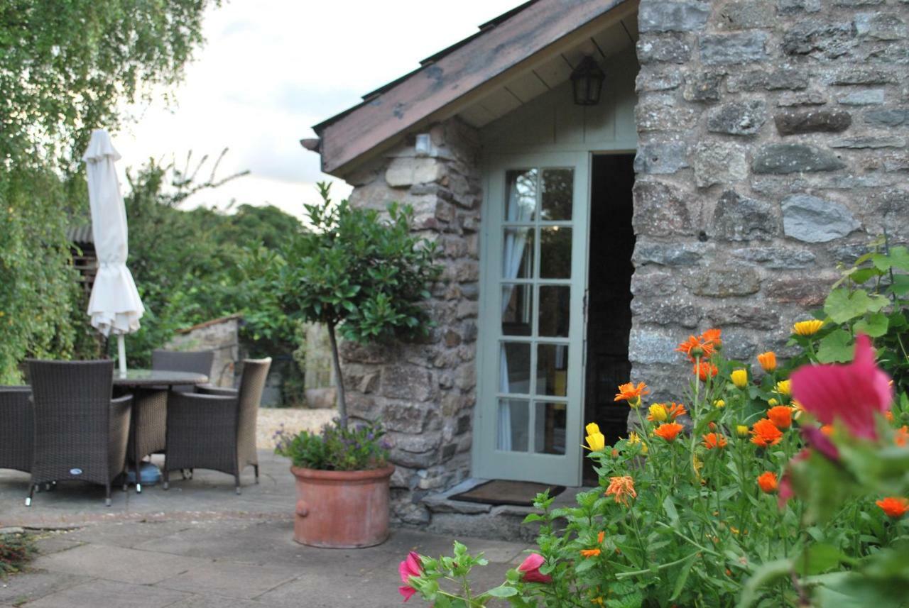 Fenny Castle Vineyard Cottage Wookey Esterno foto